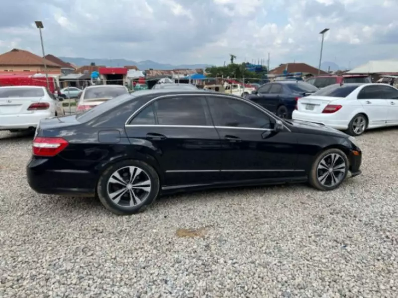 Mercedes-Benz E 350   - 2011