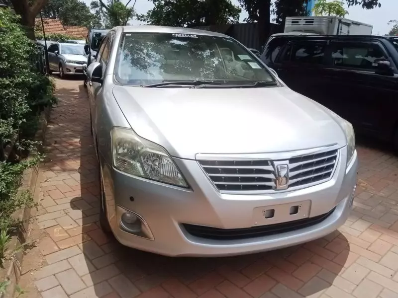 Toyota Premio    - 2012