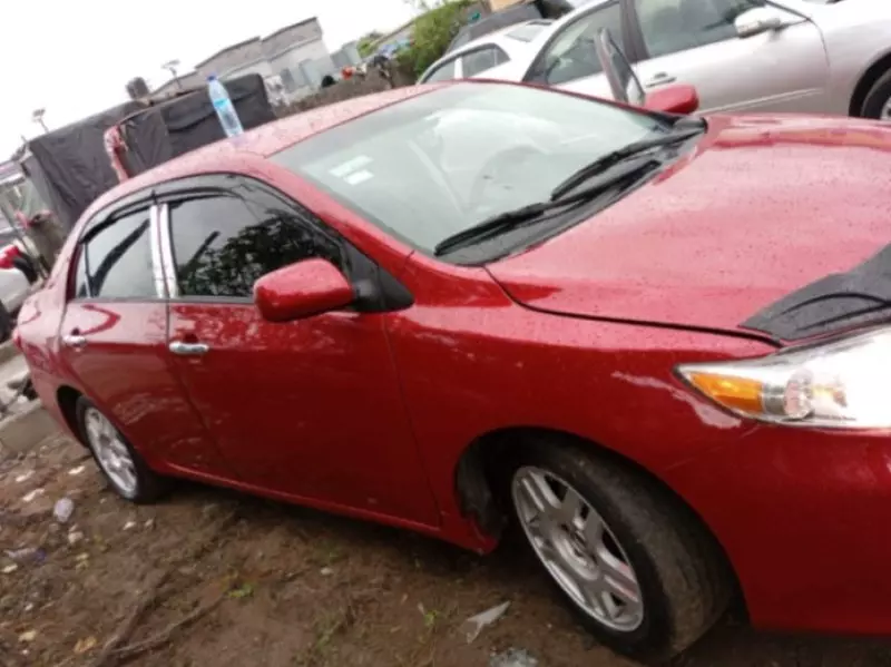 Toyota Corolla   - 2012