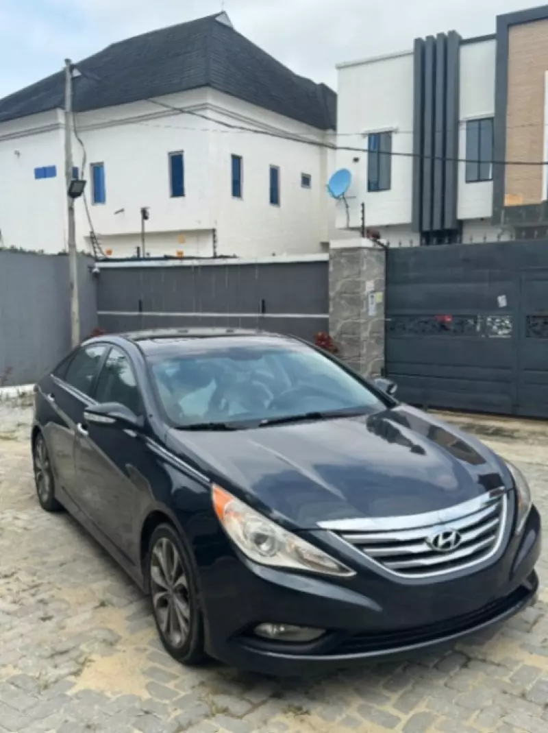 Hyundai Sonata   - 2014