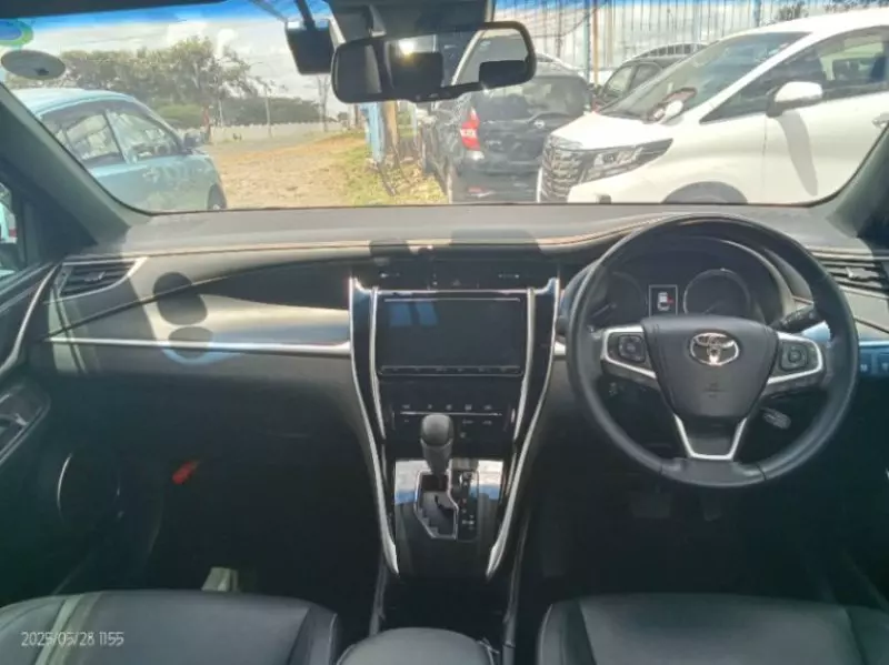 Toyota Harrier   - 2018