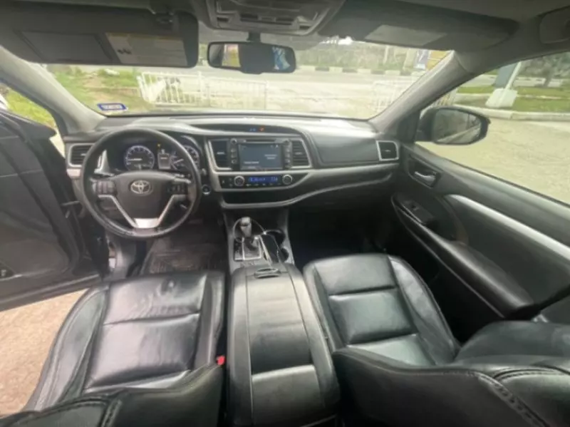 Toyota Highlander   - 2016