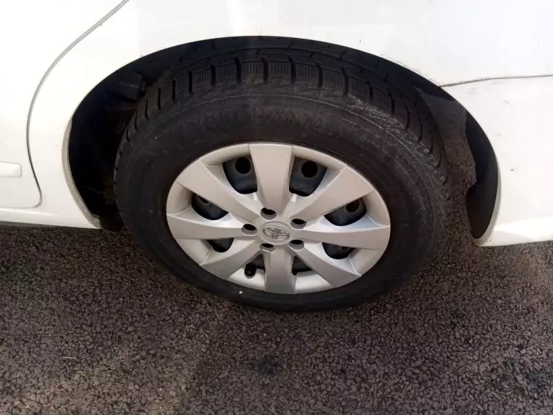 Toyota Premio    - 2012