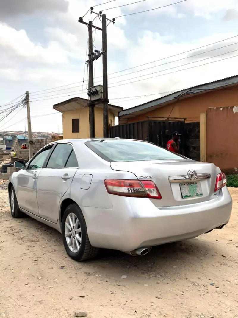 Toyota Camry   - 2010