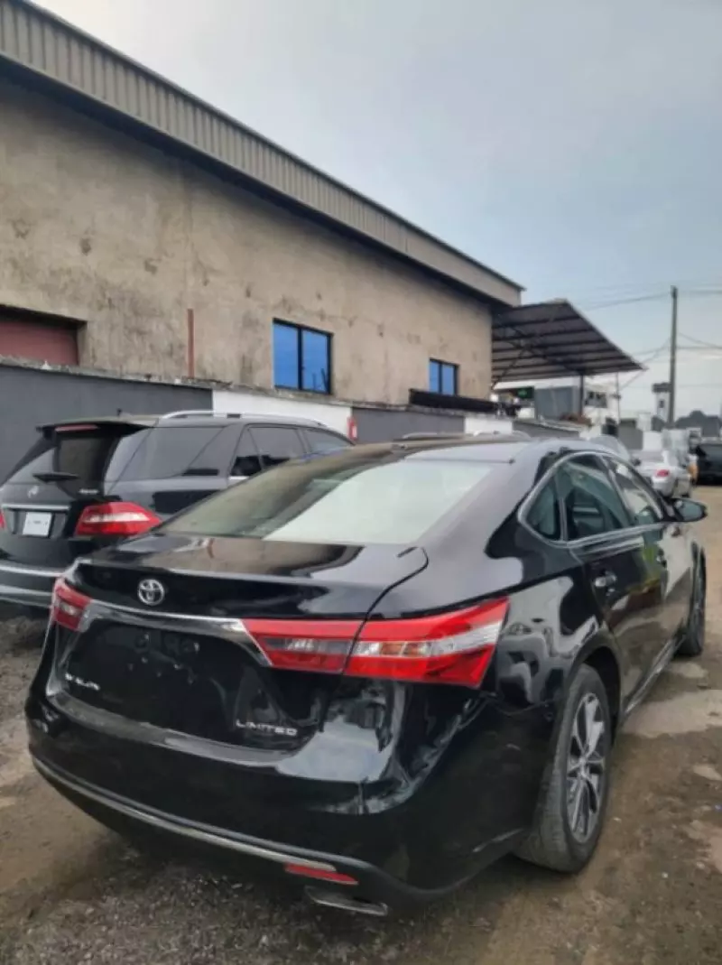 Toyota Avalon - 2016