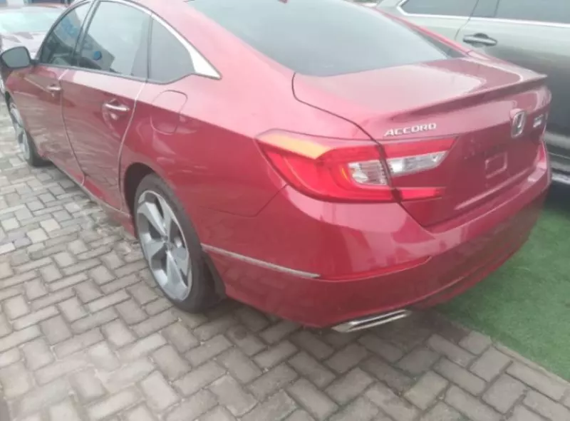 Honda Accord   - 2019