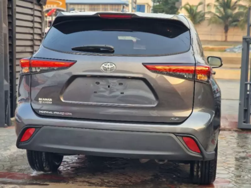 Toyota Highlander   - 2022