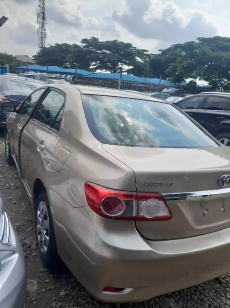 Toyota Corolla   - 2013