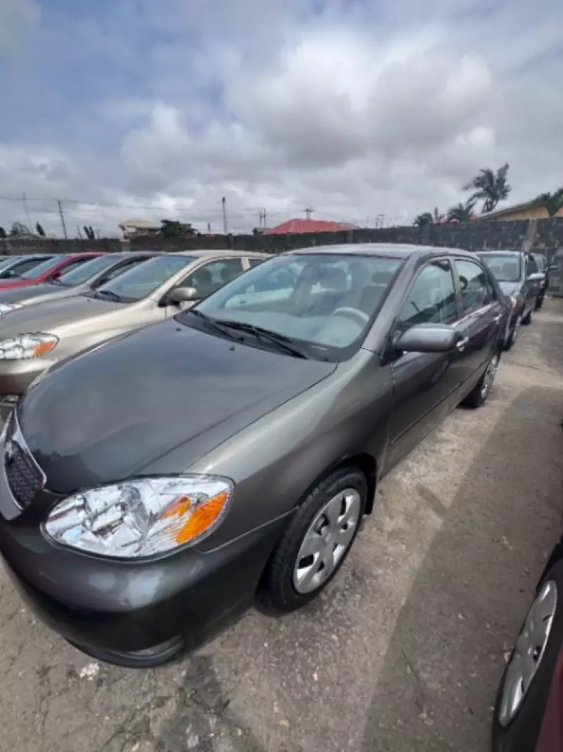 Toyota Corolla   - 2013
