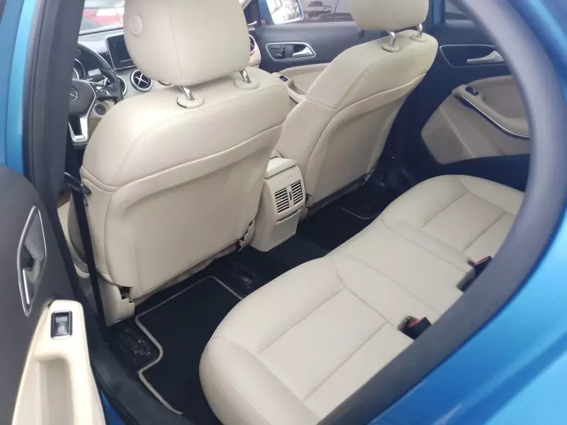 Mercedes-Benz GLA 250   - 2015