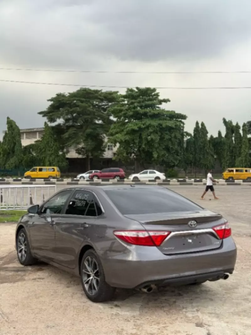 Toyota Camry   - 2015