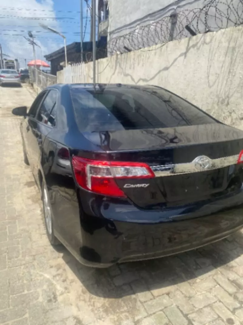 Toyota Camry   - 2012