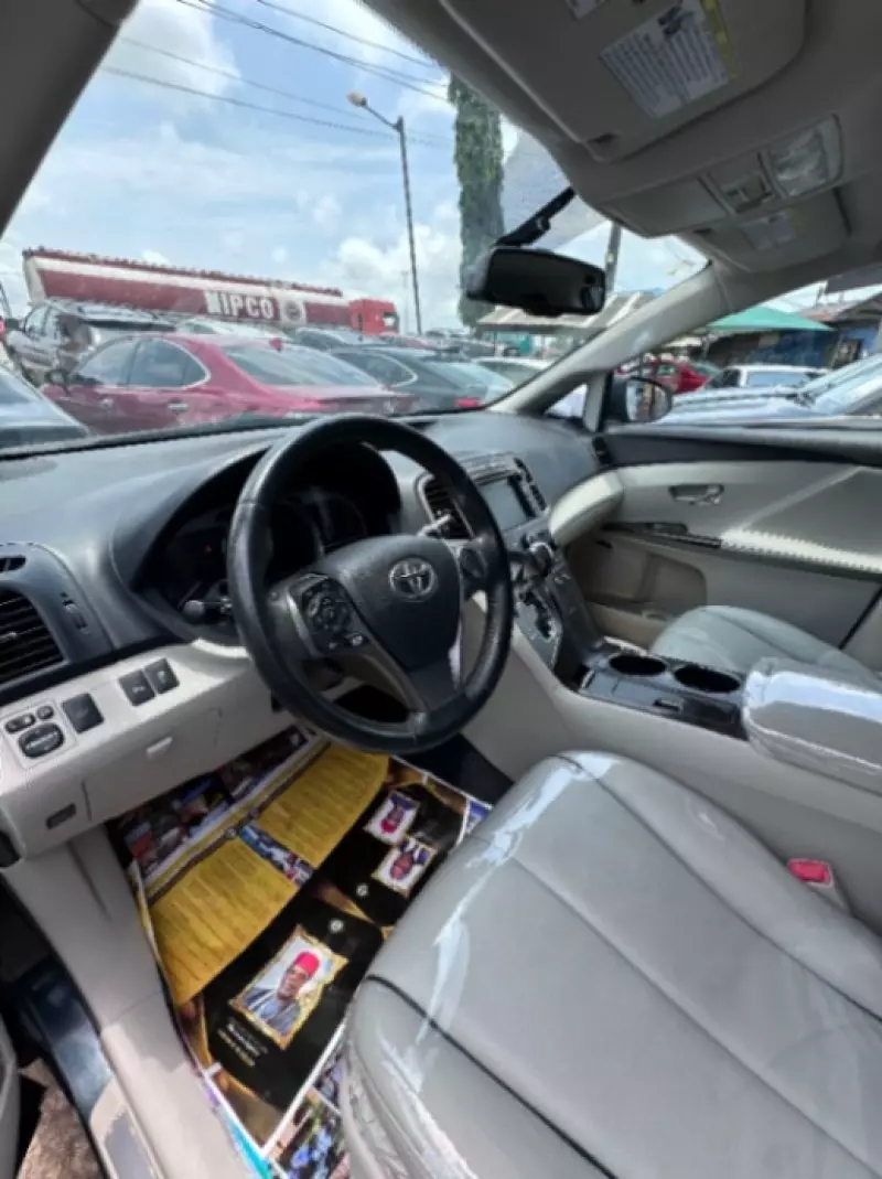 Toyota Venza   - 2013