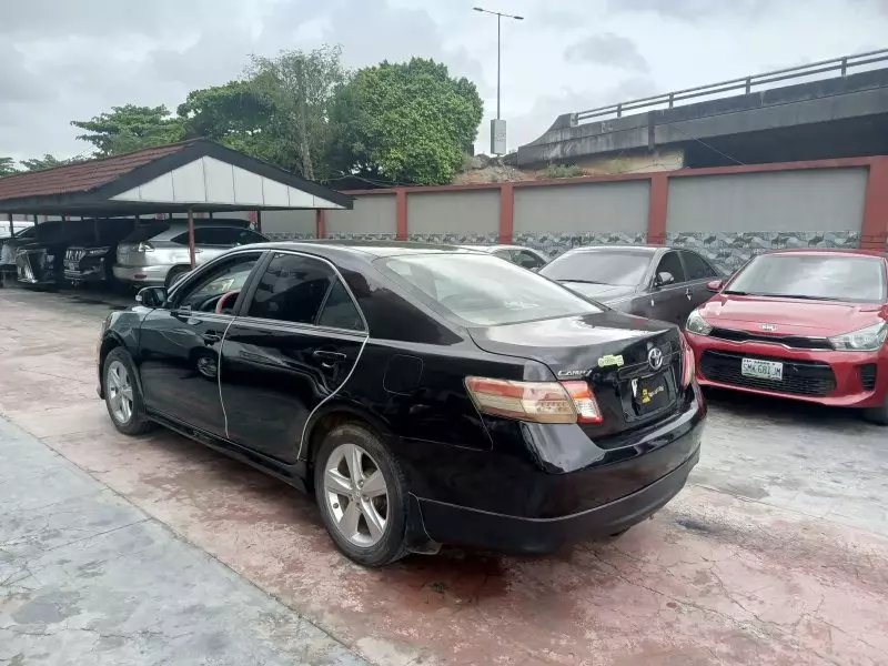 Toyota Camry   - 2009