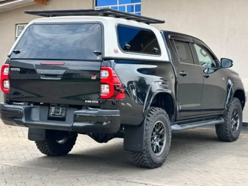 Toyota Hilux   - 2022