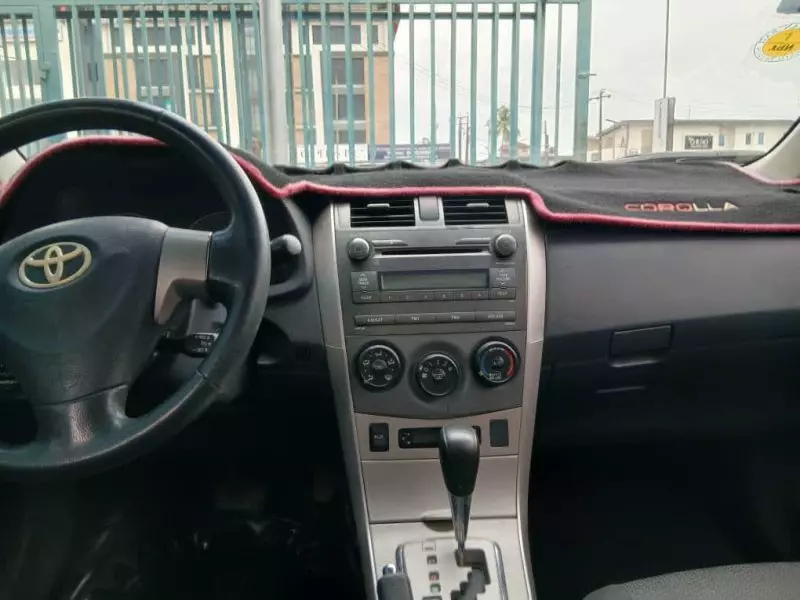 Toyota Corolla   - 2012