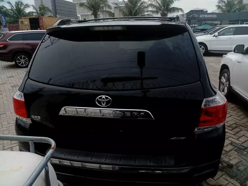 Toyota Highlander   - 2011