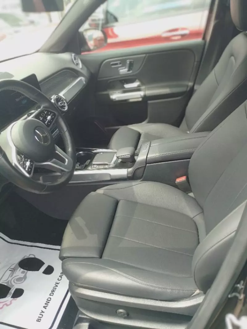 Mercedes-Benz GLB 250   - 2021