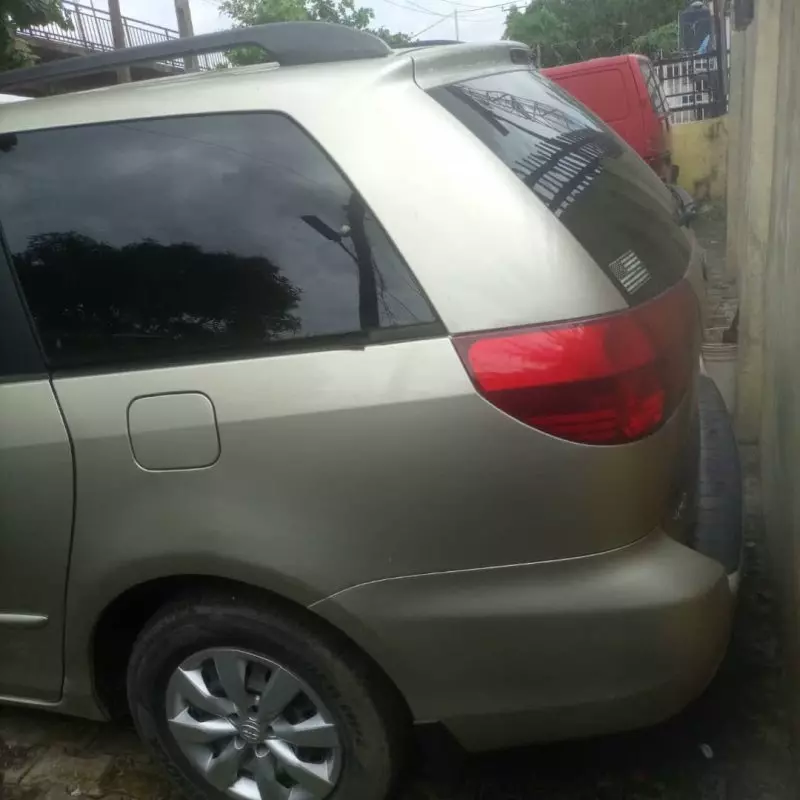 Toyota Sienna   - 2005