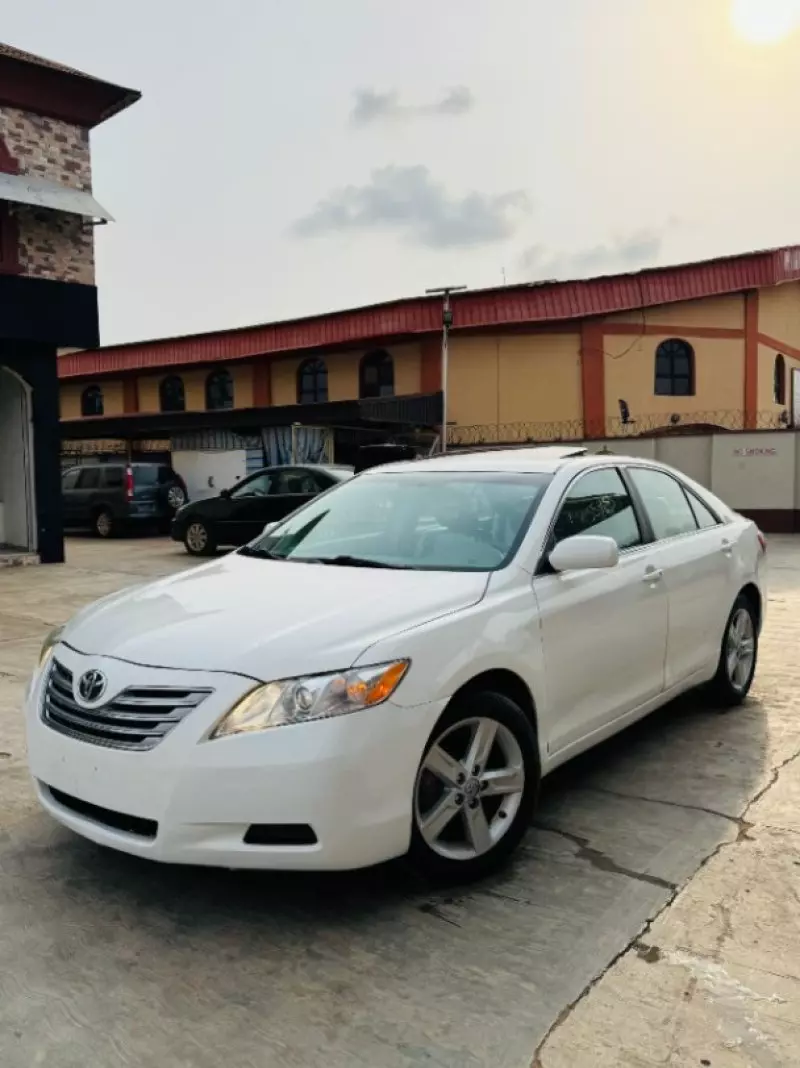 Toyota Camry - 2008