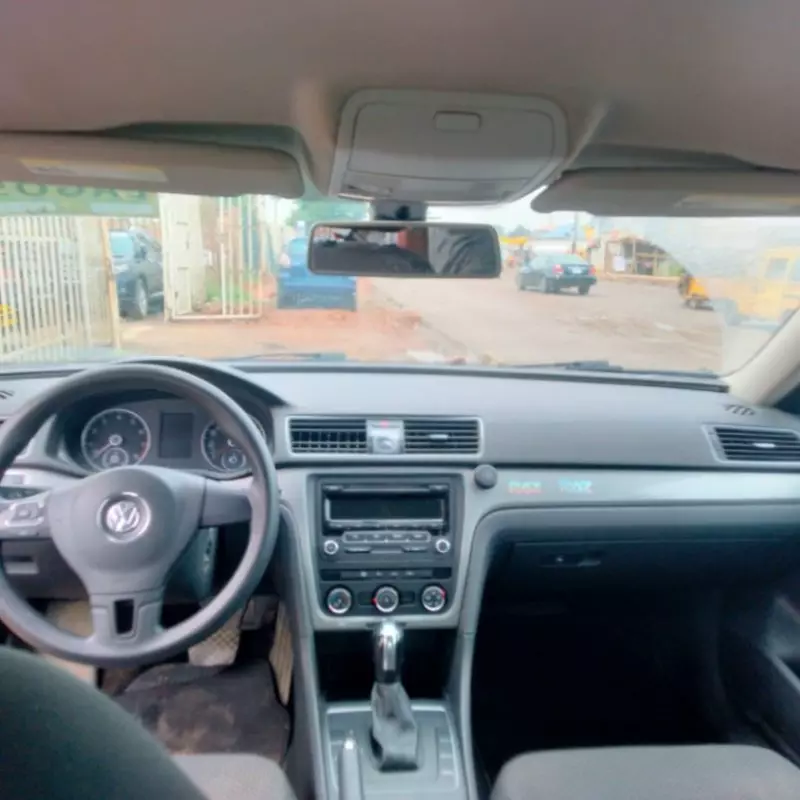 Volkswagen Passat   - 2013