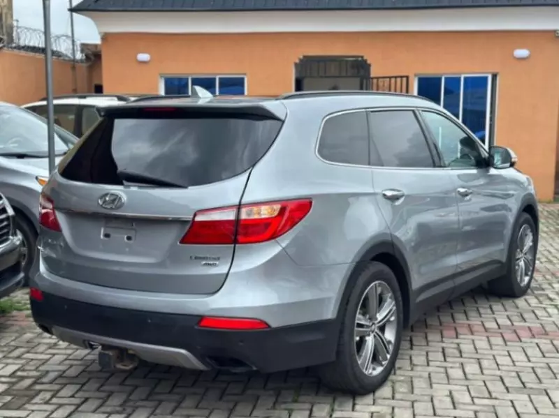 Hyundai Santa Fe - 2014