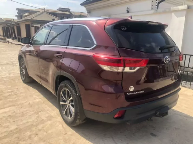 Toyota Highlander   - 2017