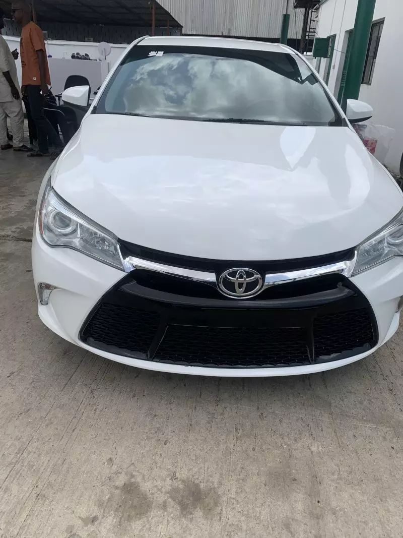 Toyota Camry   - 2016