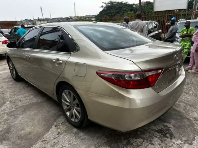 Toyota Camry   - 2015