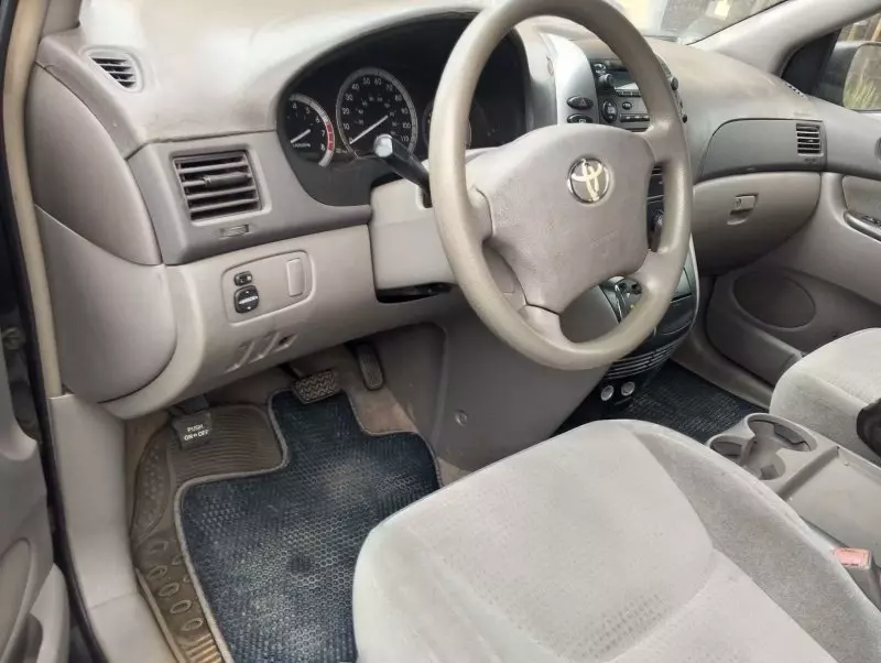 Toyota Sienna   - 2008