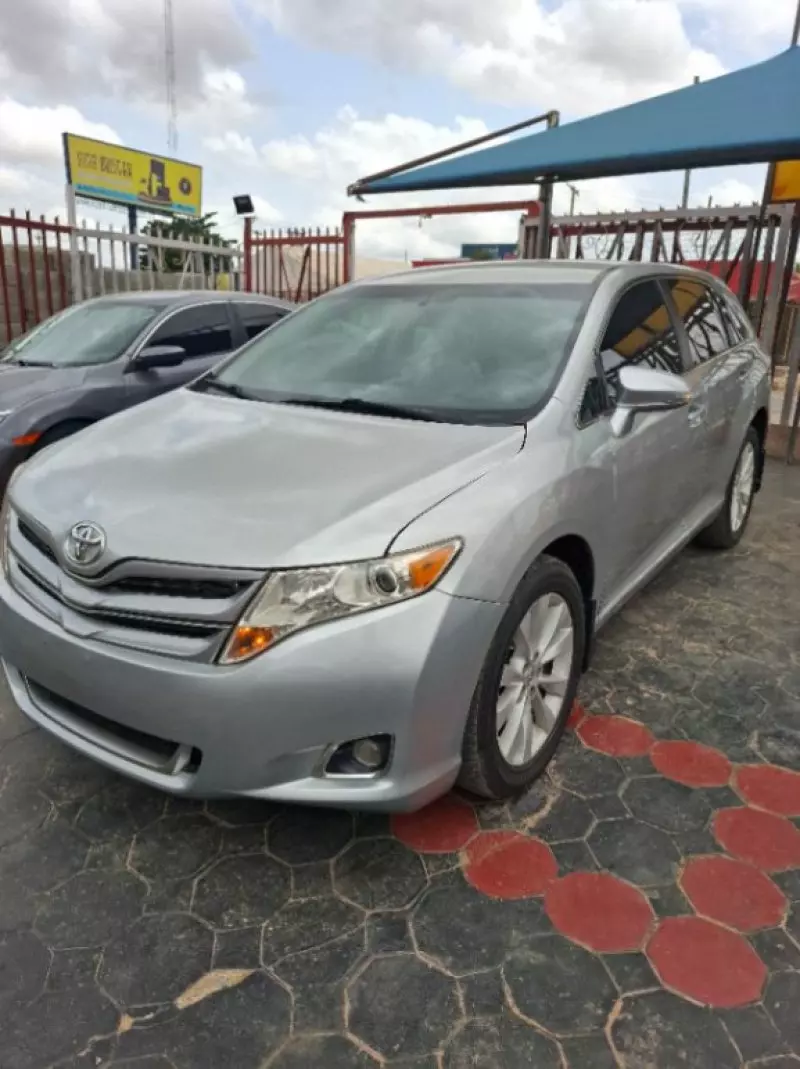 Toyota Venza   - 2016