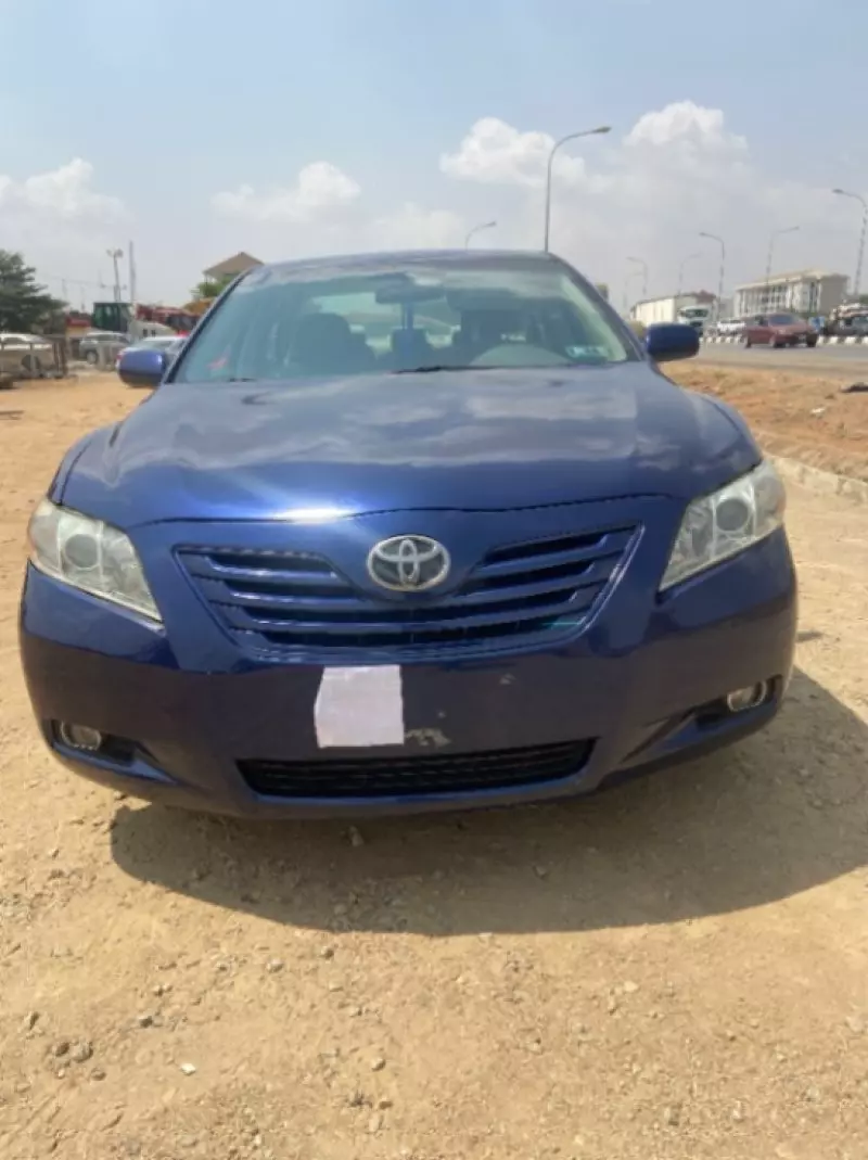 Toyota Camry - 2009