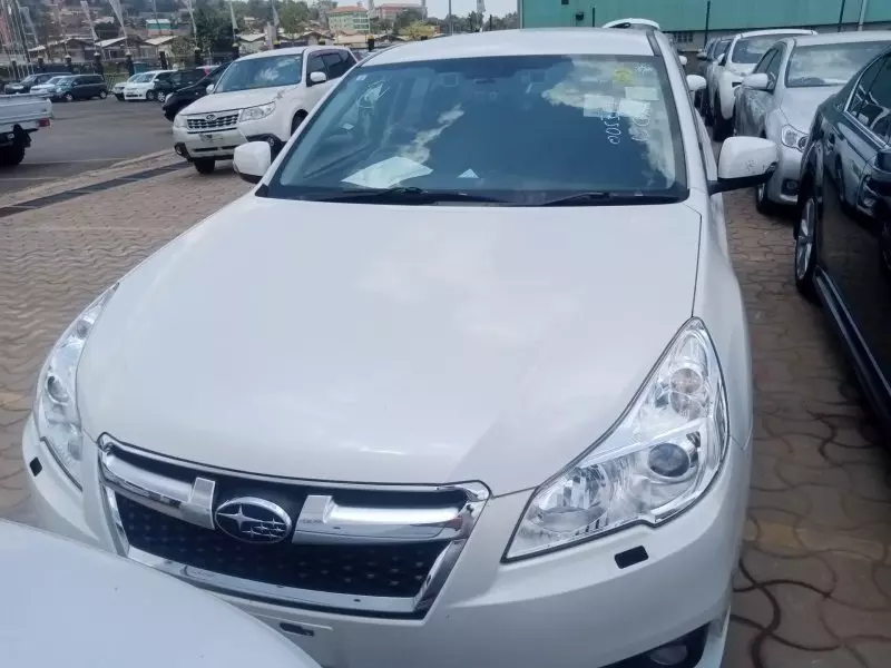 Subaru Legacy   - 2013