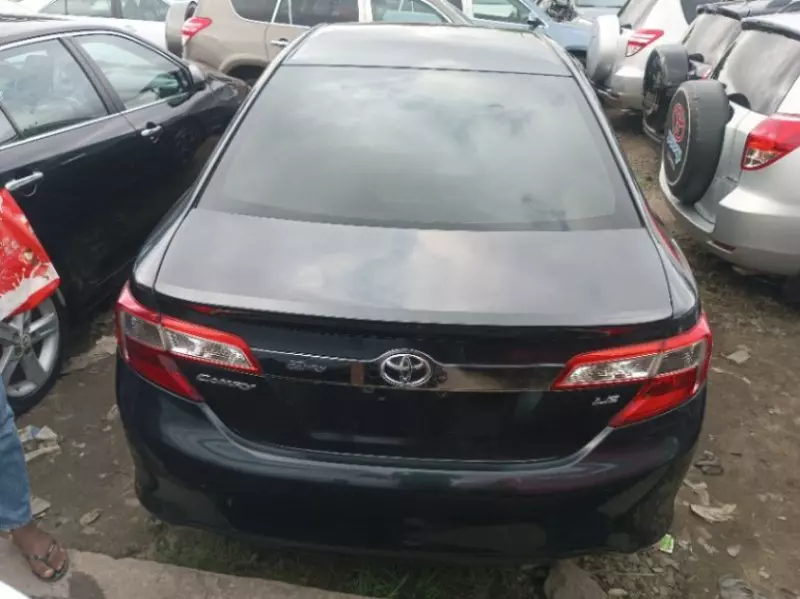 Toyota camry   - 2012