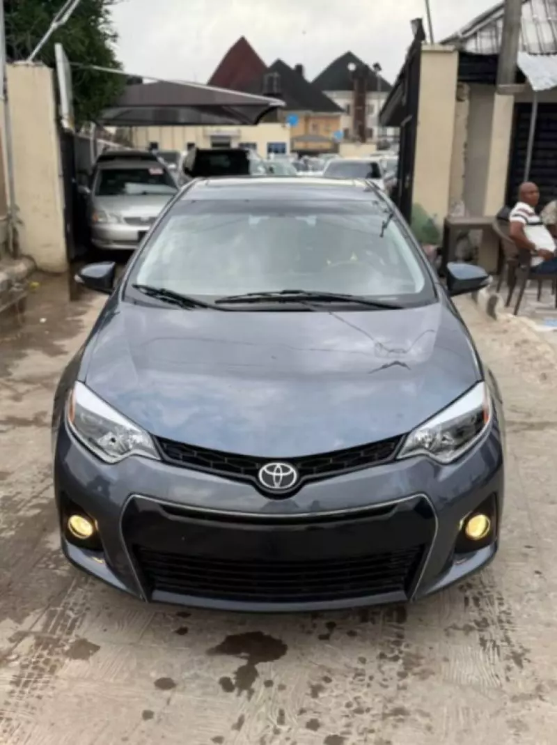 Toyota Corolla Sport   - 2016