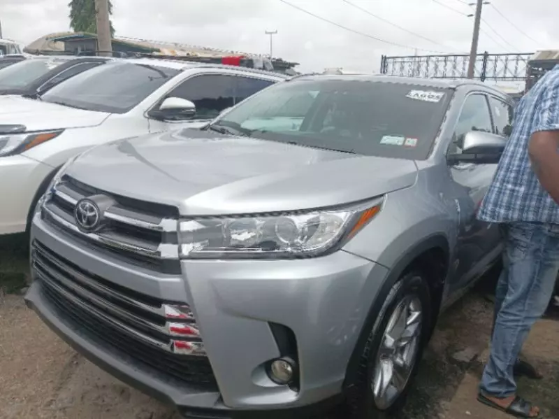Toyota Highlander   - 2015
