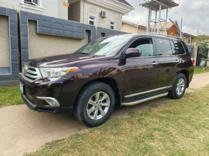 Toyota Highlander   - 2011