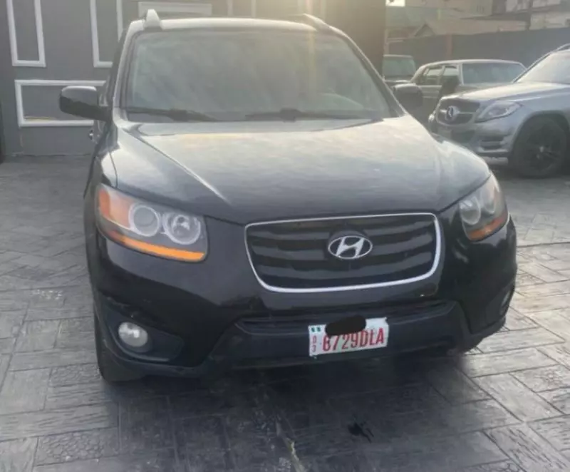 Hyundai Santa Fe   - 2010