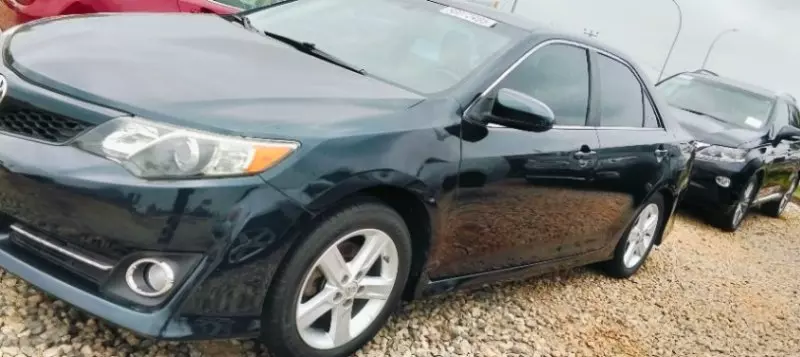 Toyota Camry   - 2013