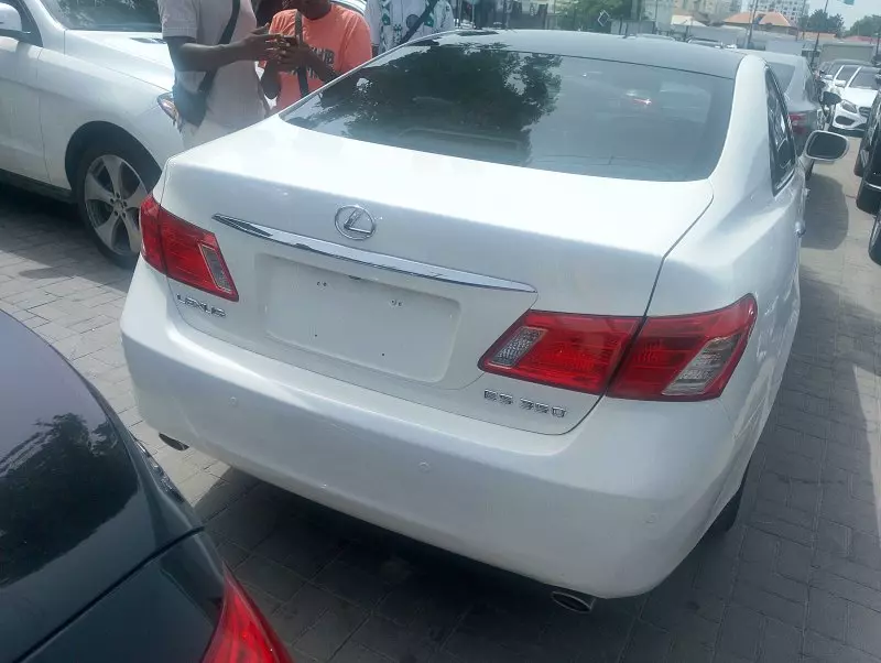 Lexus ES 350   - 2009