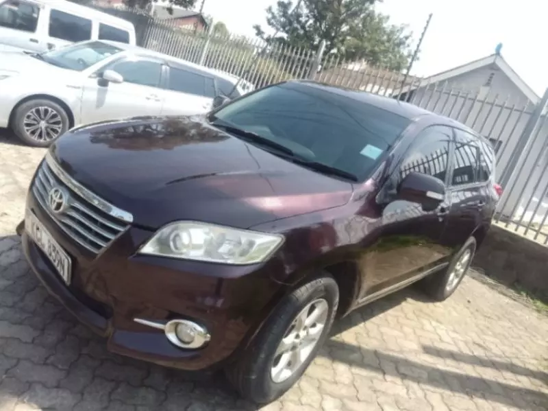 Toyota Vanguard    - 2010