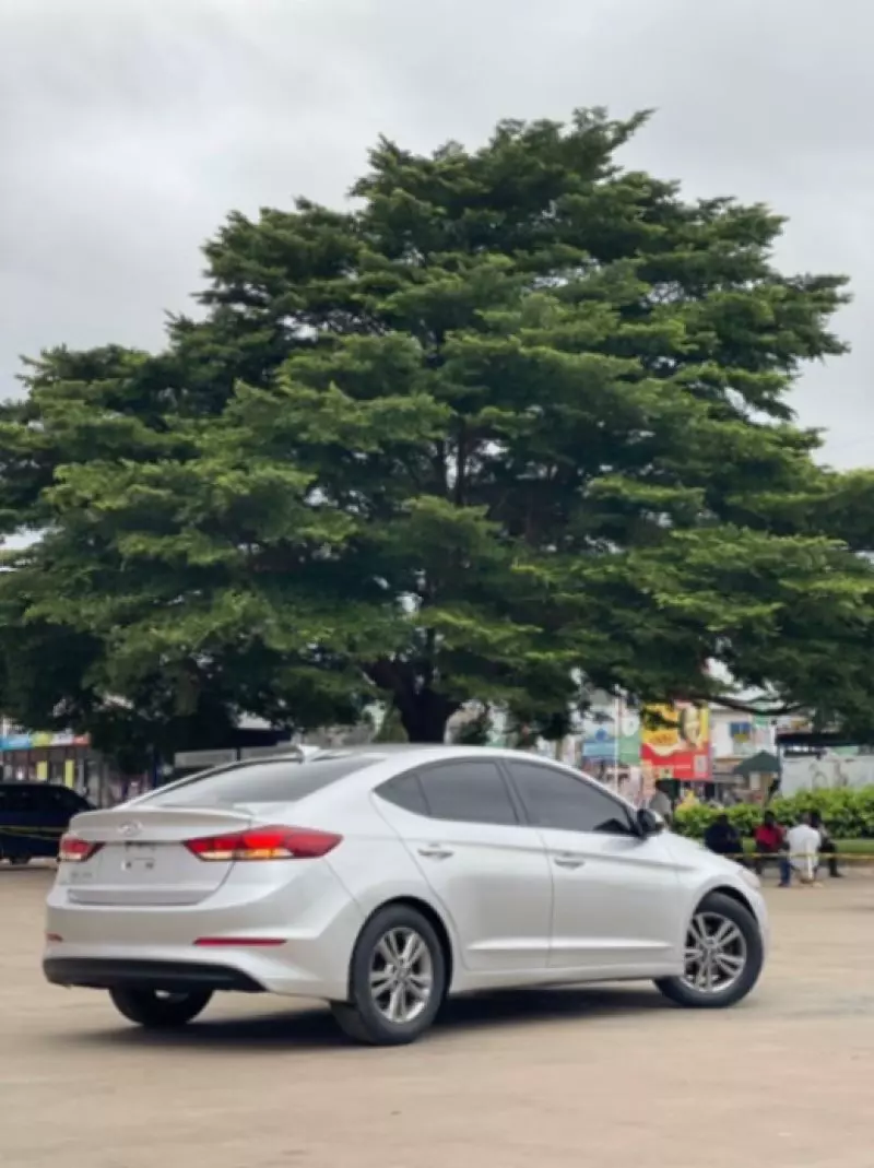 Hyundai Elantra   - 2018