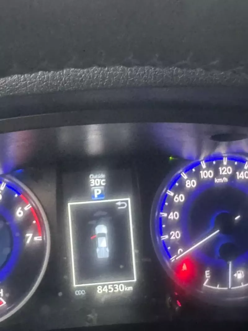 Toyota Hilux   - 2016