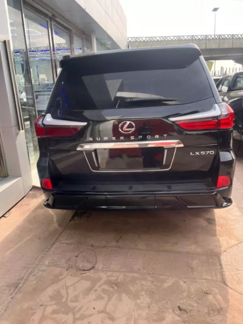 Lexus LX   - 2016