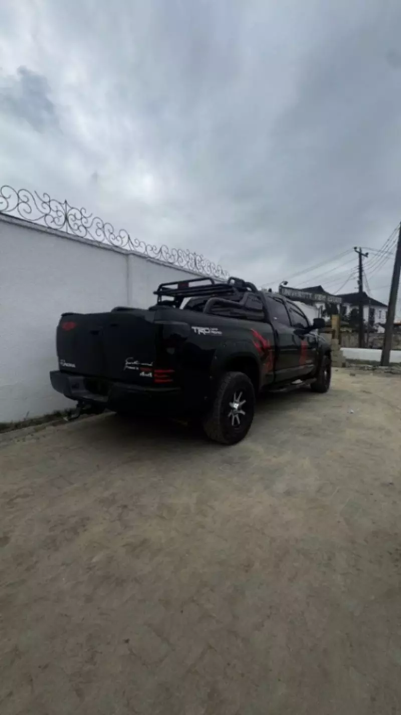 Toyota Tundra   - 2012