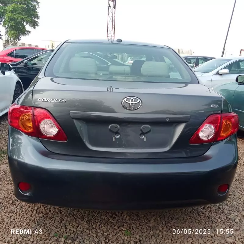 Toyota Corolla   - 2010