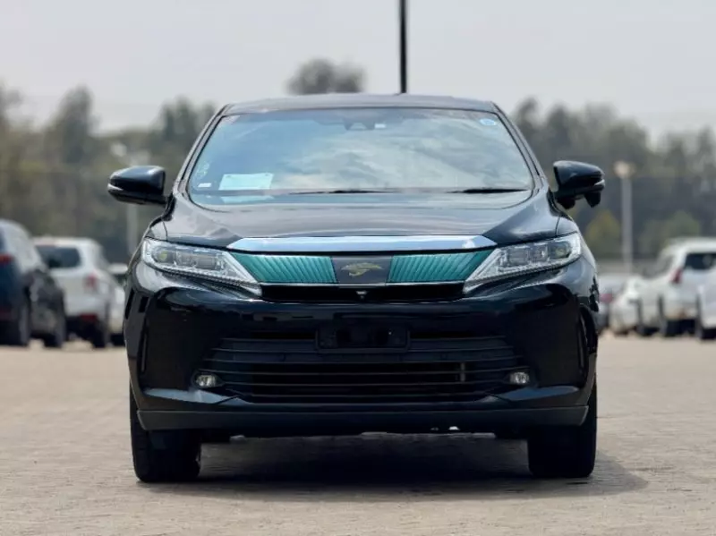 Toyota Harrier   - 2018