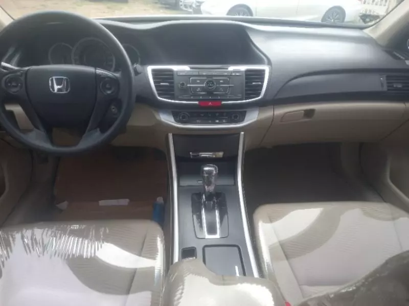 Honda Accord   - 2009