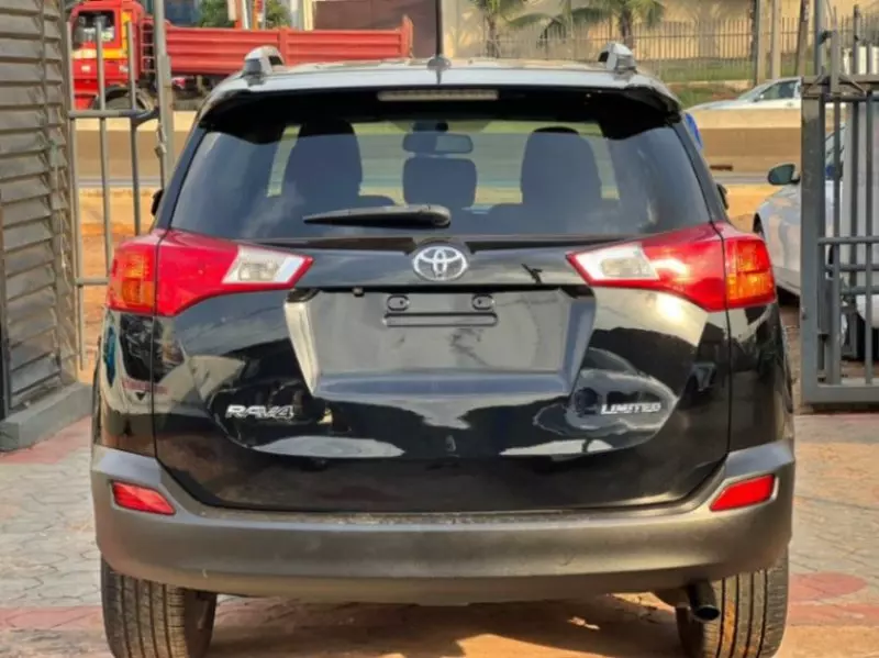 Toyota RAV 4   - 2015