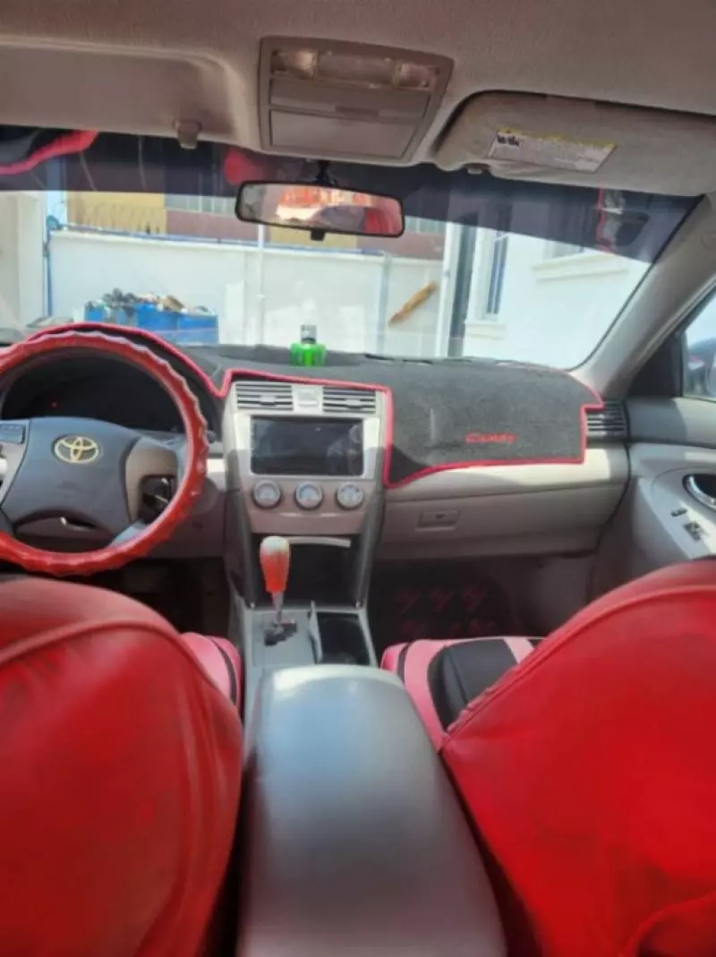 Toyota Camry   - 2011